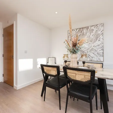Pure Ashton By Artsy Holiday home *