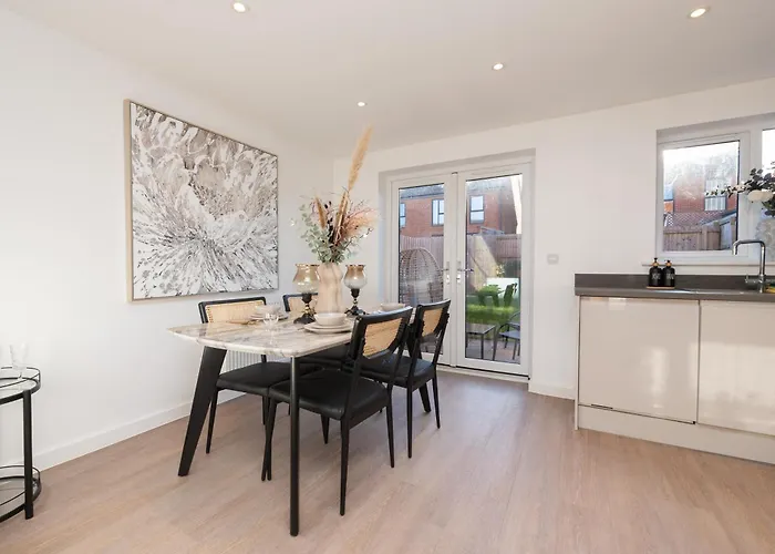 Pure Ashton By Artsy