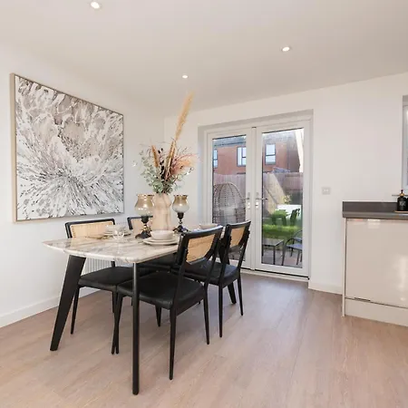 Pure Ashton By Artsy