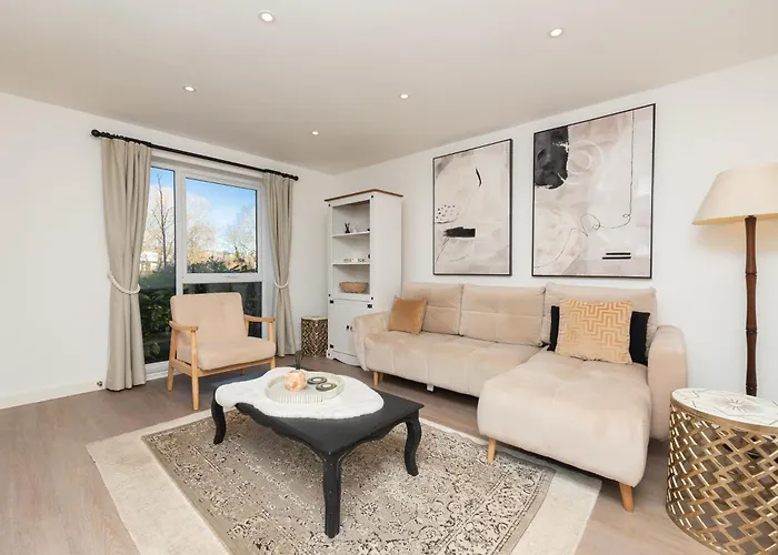 Будинок відпочинку Pure Ashton By Artsy *