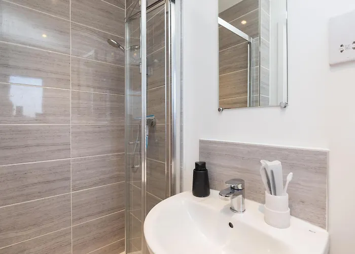 Pure Ashton By Artsy *