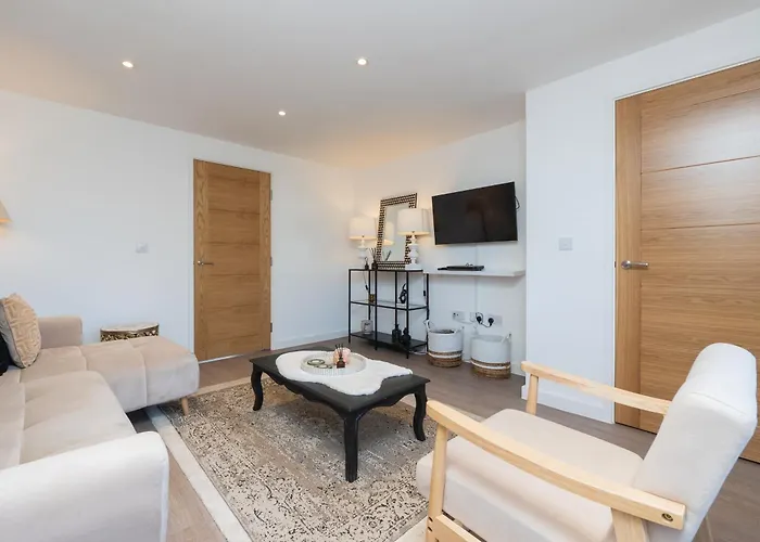 Pure Ashton By Artsy * Бристоль