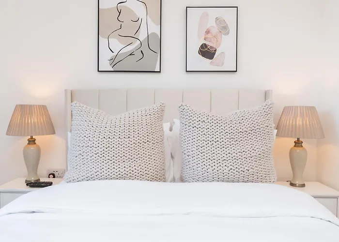 Pure Ashton By Artsy *